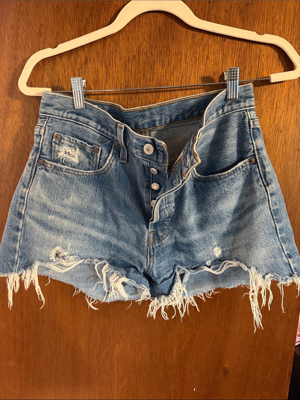 Levi 501 shorts size 27
